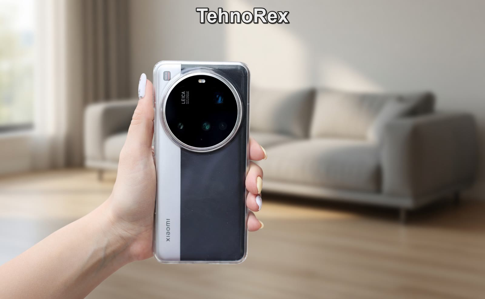 Xiaomi 15 Ultra в руке, вид на заднюю панель