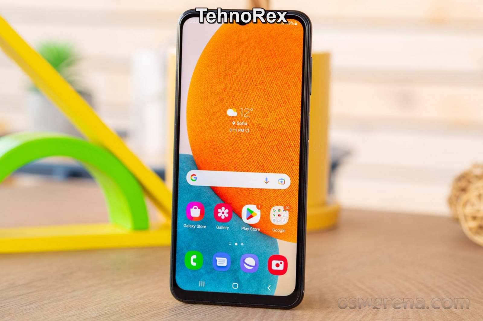 Samsung Galaxy A23 5G с включённым экраном