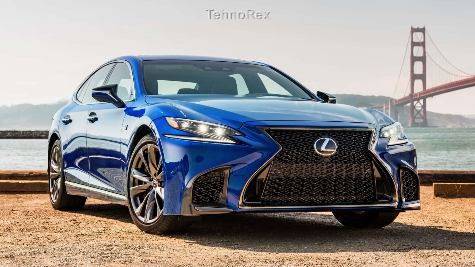 Lexus LS: интерьер версии EXECUTIVE с резным стеклом