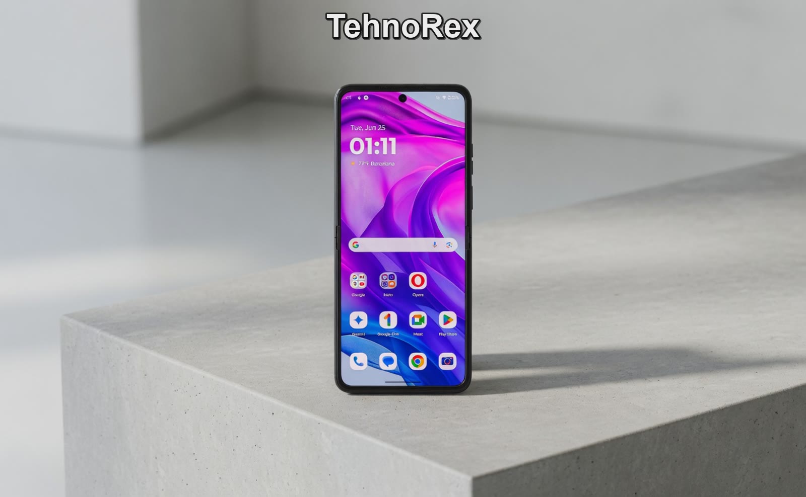 Motorola Razr 50 Ultra в сложенном виде