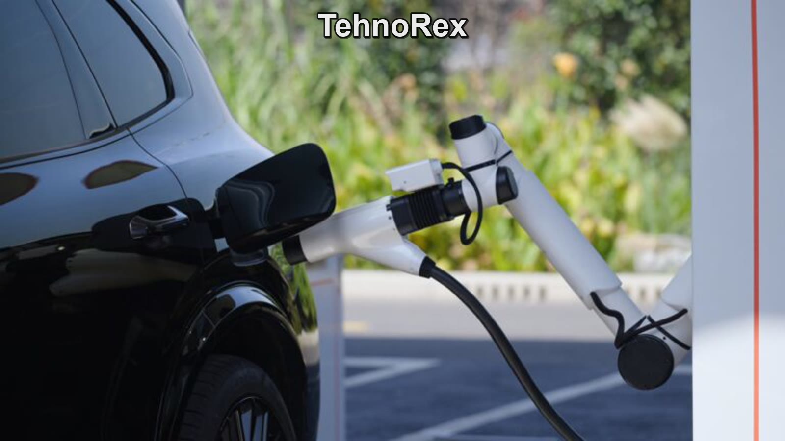 Подключение зарядного кабеля к электромобилю Geely