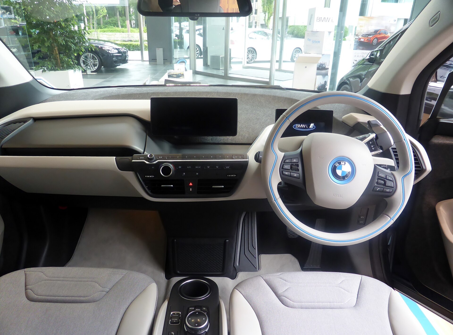 Салон BMW i3
