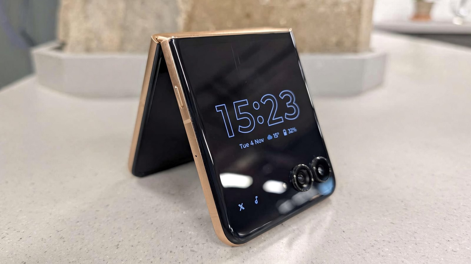 Motorola Razr 70 Swarovski: чёрный флип с кристаллами к IFA