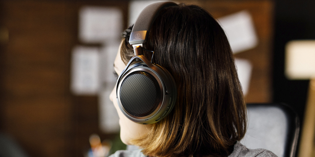 Audio-Technica ATH-AL5NC — первые беспроводные открытые наушники компании: 75 часов от батареи и нюанс с шумоподавлением