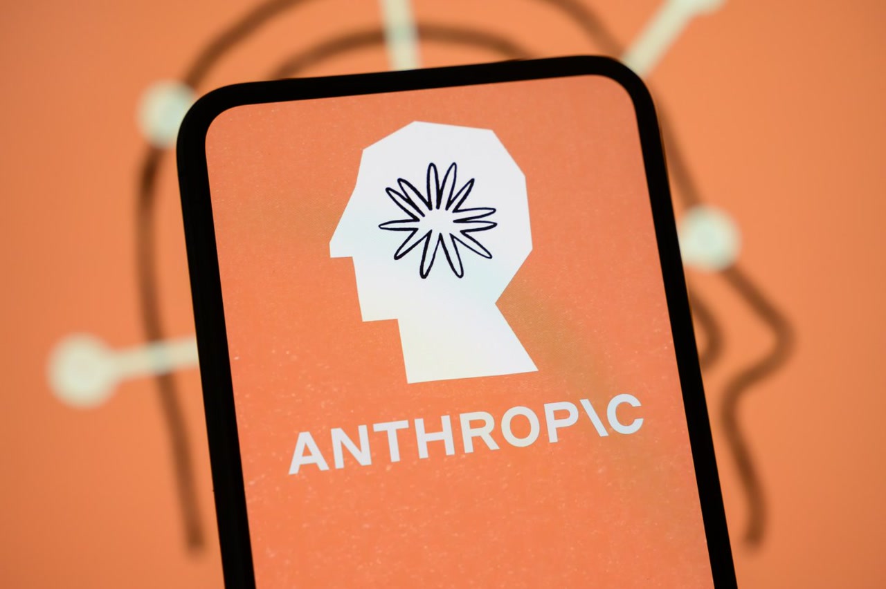 Anthropic: изменения в структуре команды