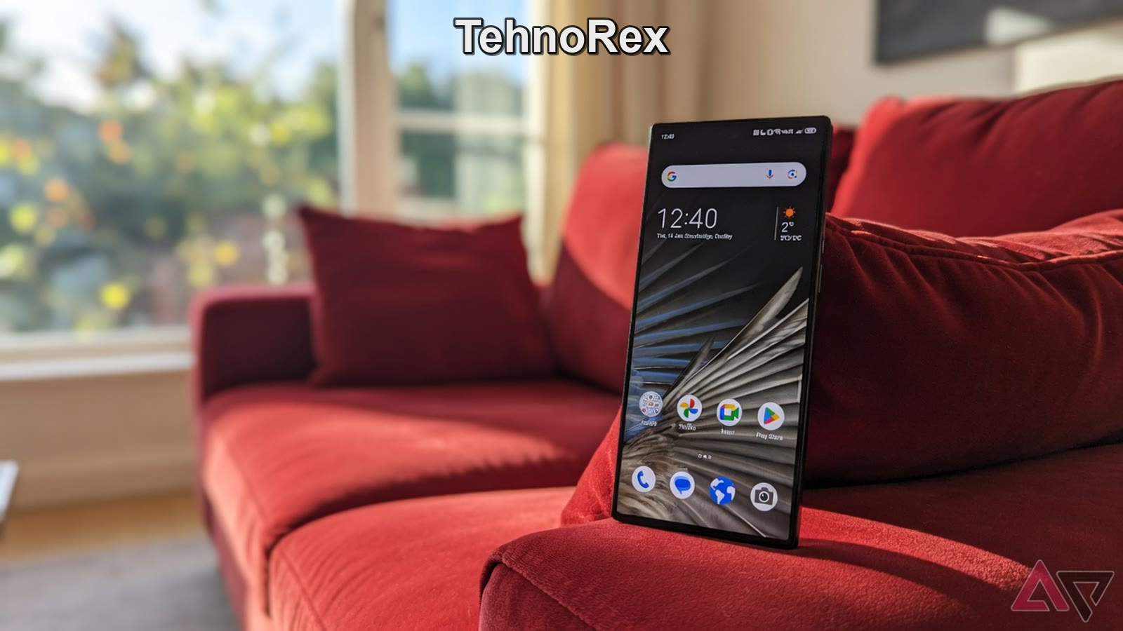 nubia Z60 Ultra с включённым экраном