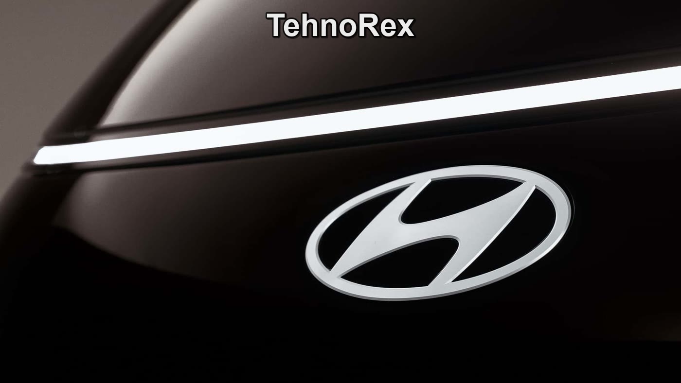 Эмблема Hyundai на кузове электромобиля