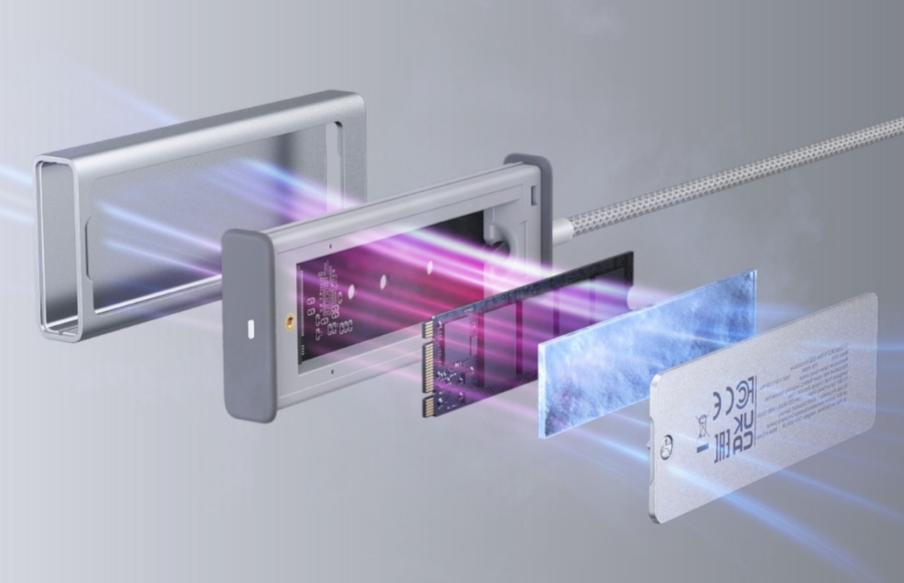 Ugreen выпустила корпуса M.2 SSD с кабелем внутри