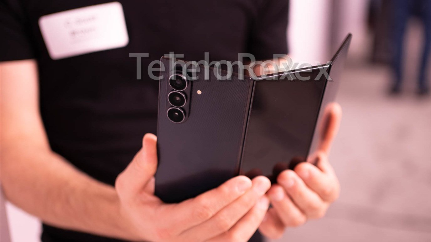 Galaxy Z TriFold 2: тоньше и легче, цена как у первого — $2899