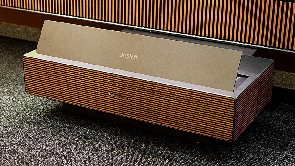 XGIMI Aura 3 Pro Max: 4K при 120 Гц и яркость «как в кино»