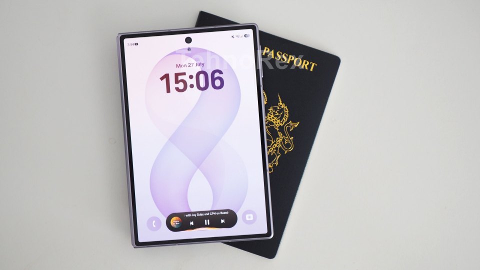 Samsung ответила на жалобы: вмятина в углу экрана Galaxy Z Fold 8 — это подушка, а не брак