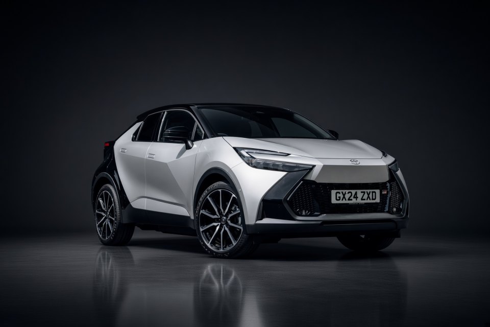 Toyota C-HR 2027: матовый Onyx Grey и четыре комплектации