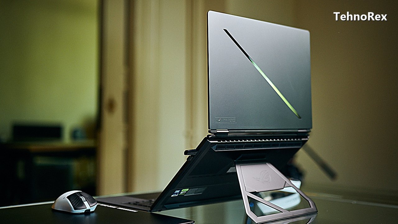 Обзор ASUS ROG Zephyrus Duo GX651: два 16-дюймовых OLED, RTX 5090 и цена как у автомобиля