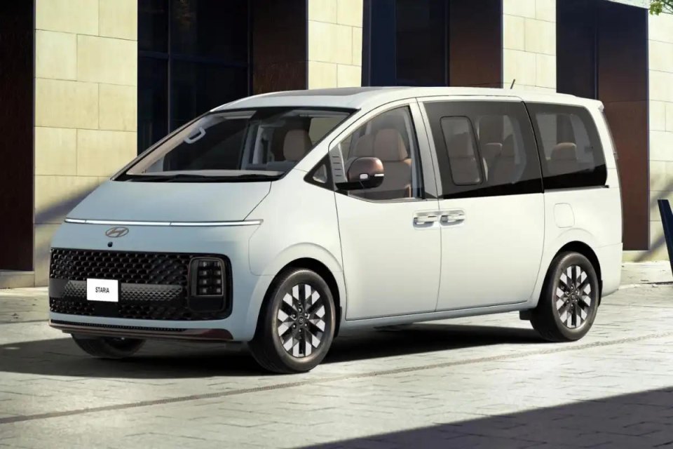 Hyundai Staria Electric: 9 мест и 57 450 евро за заказ