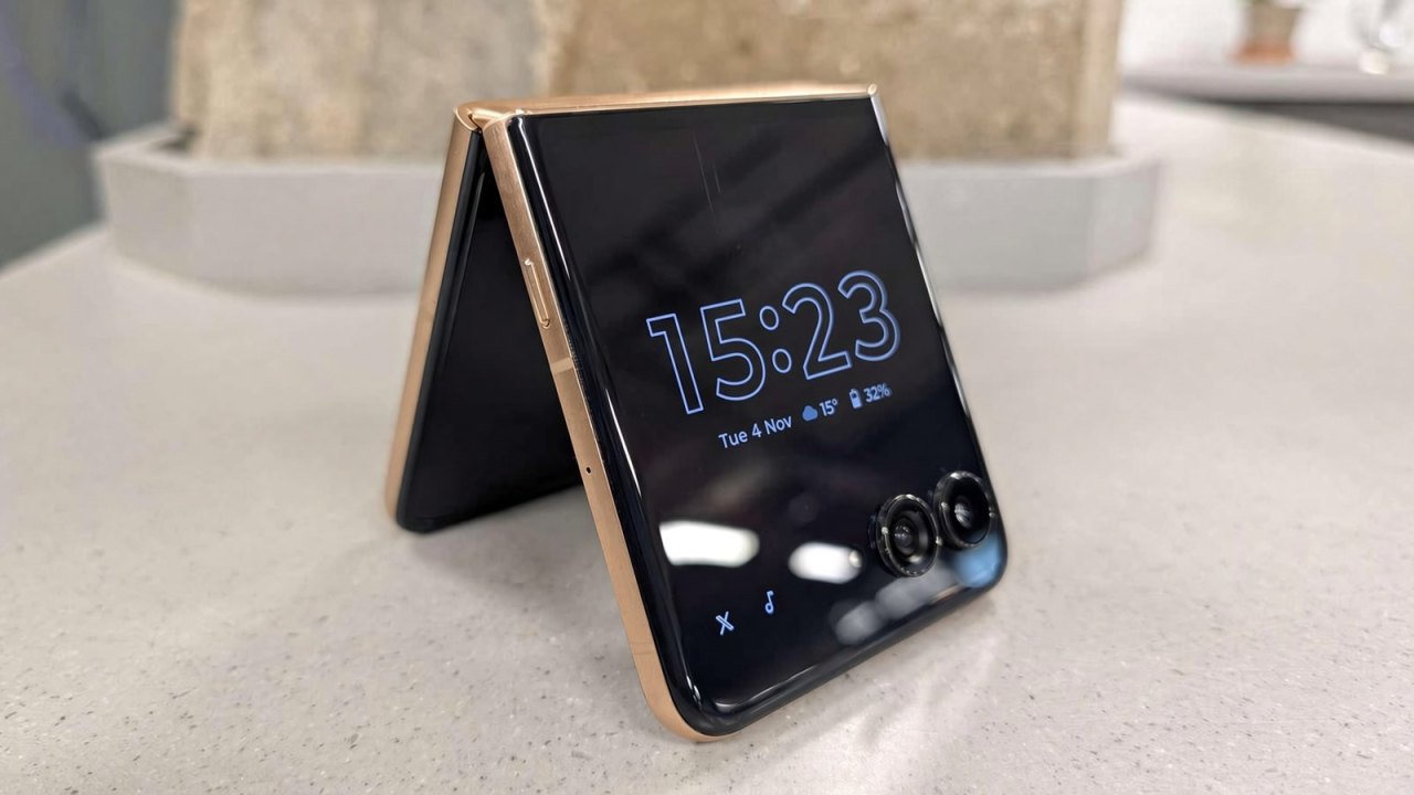 Motorola Razr 70 Swarovski: чёрный флип с кристаллами к IFA