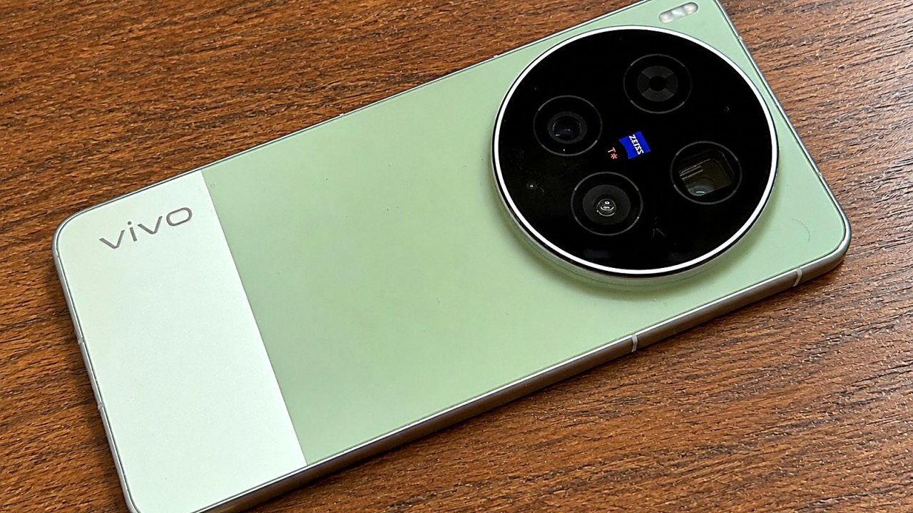 Vivo X500 Ultra: 144 Гц, 200 Мп и 7000 мА·ч в утечке до анонса