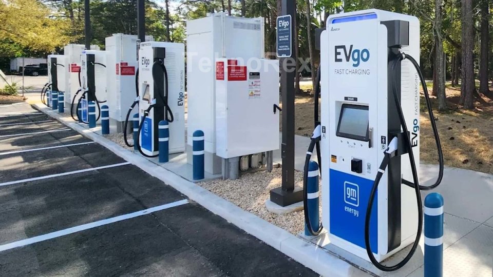 EVgo поставит 400 быстрых зарядок у продуктовых магазинов: зарядка как часть похода за хлебом
